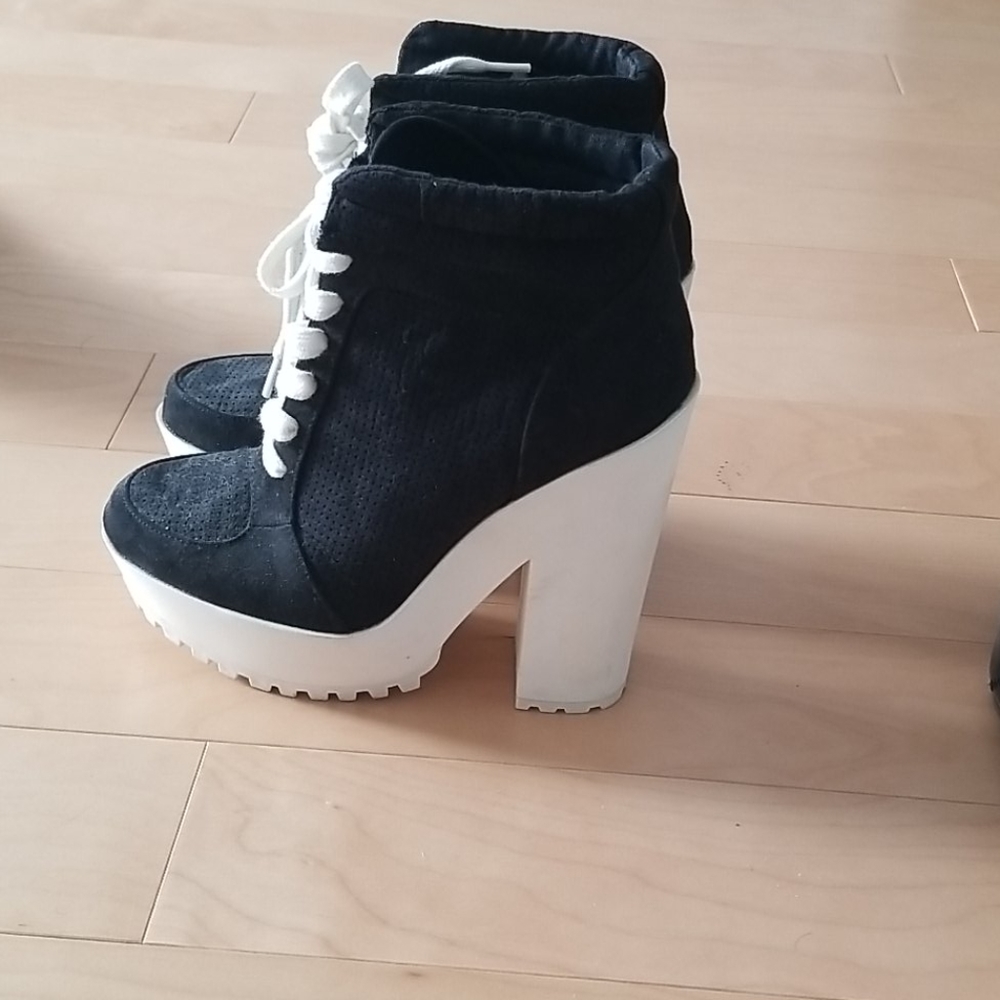 Black and white platforms